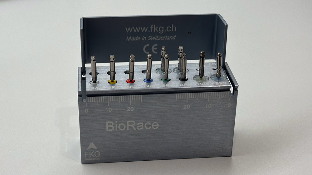 根の中の清掃をするファイルの使い捨てによる細菌防止